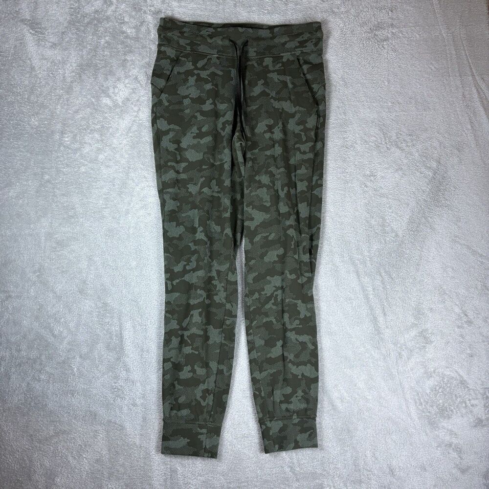 Lululemon Womens Camo Joggers Size 8 Athletic Performance